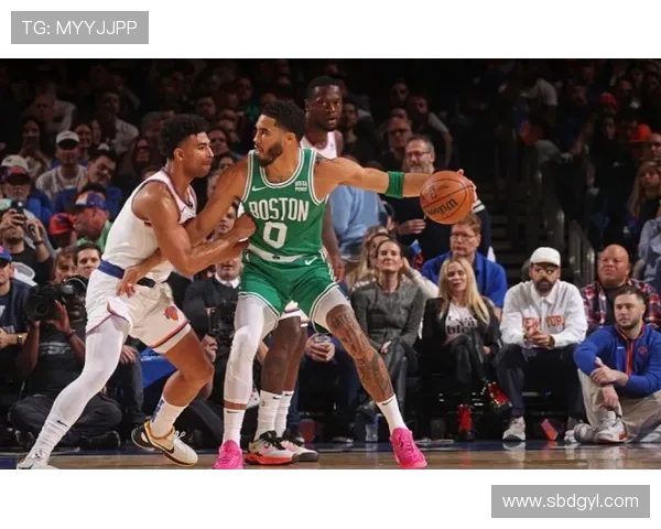 塔图姆接近三双表现出色绿衫军战胜尼克斯收获胜利